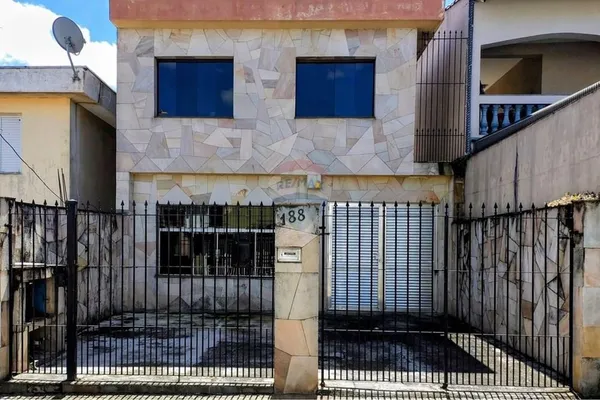 Sobrado à venda com 3 quartos, 209m² - Vila Scarpelli,Santo André 
