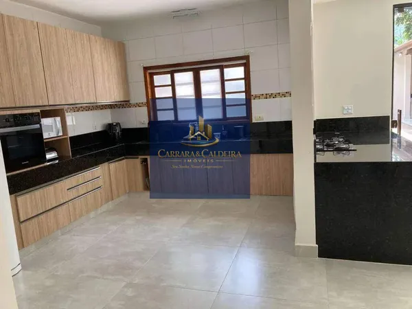 Sobrado em condomínio à venda com 4 quartos, 384m² - Massaguaçu,Caraguatatuba