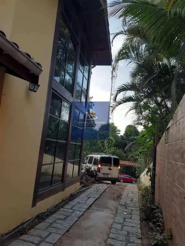 Sobrado em condomínio à venda com 3 quartos, 185m² - Feiticeira,Ilhabela