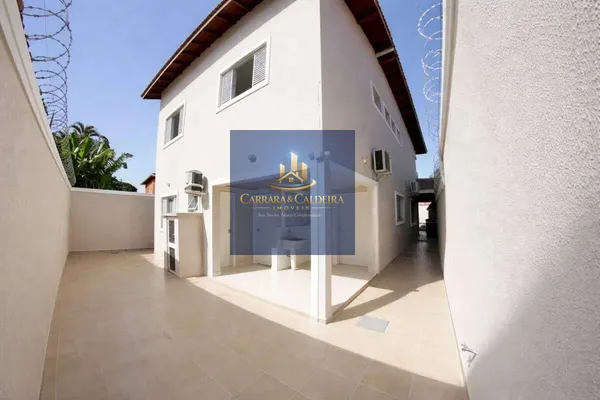 Sobrado à venda com 5 quartos, 296m² - Balneário Praia do Pernambuco,Guarujá
