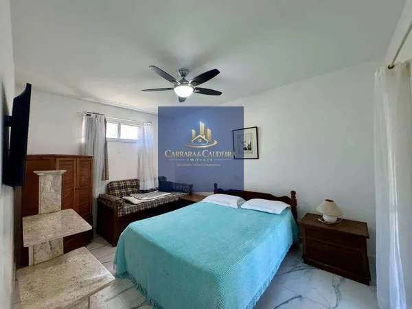Sobrado à venda com 4 quartos, 357m² - ,