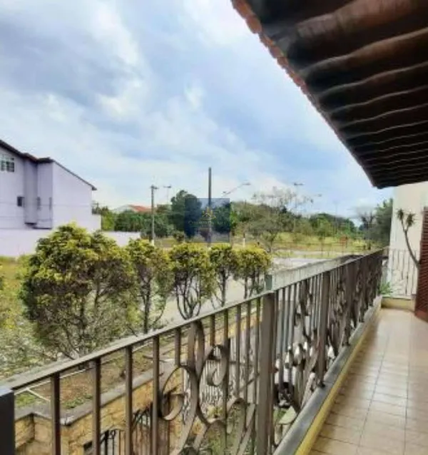 Sobrado à venda com 4 quartos, 340m² - Parque dos Passaros,São Bernardo do Campo