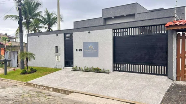 Casa à venda com 3 quartos, 135m² - Nova Peruibe,Peruíbe