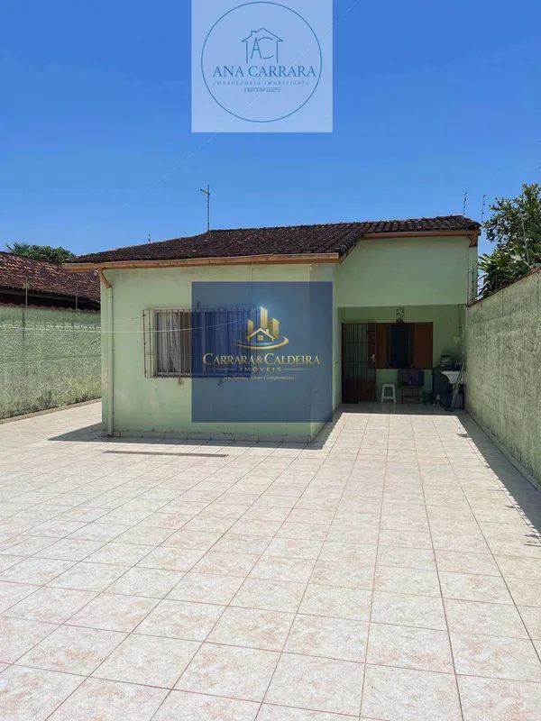 Casa à venda com 3 quartos - Jd Suarao,Itanhaém