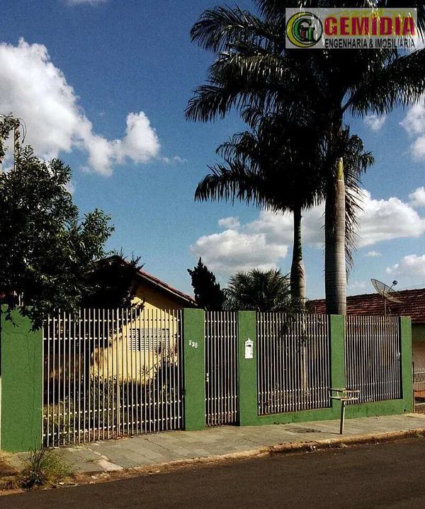Casa à venda com 3 quartos, 160m² - ,
