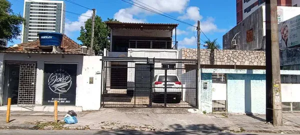 Casa à venda com 3 quartos - ,
