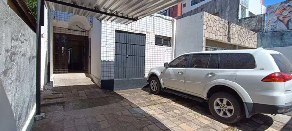 Casa à venda com 3 quartos - ,