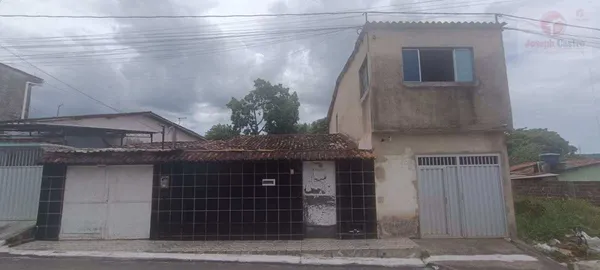 Casa à venda com 4 quartos - ,