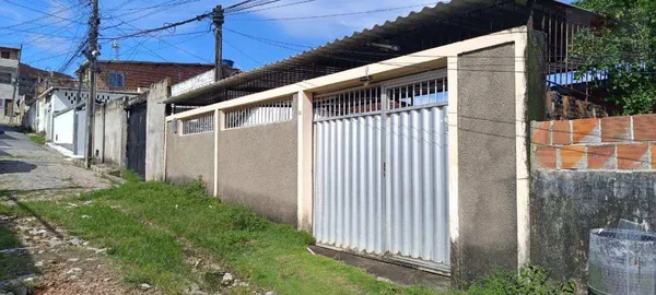 Casa à venda com 3 quartos - ,