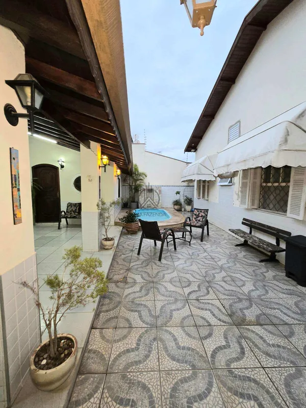 Casa à venda com 4 quartos, 210m² - Vila Santa Isabel,Taubaté