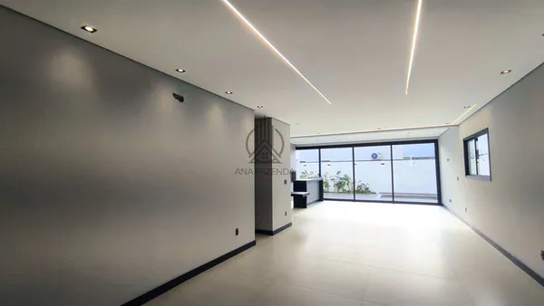 Sobrado em condomínio para venda ou locação com 4 quartos, 300m² - Piracangaguá,Taubaté