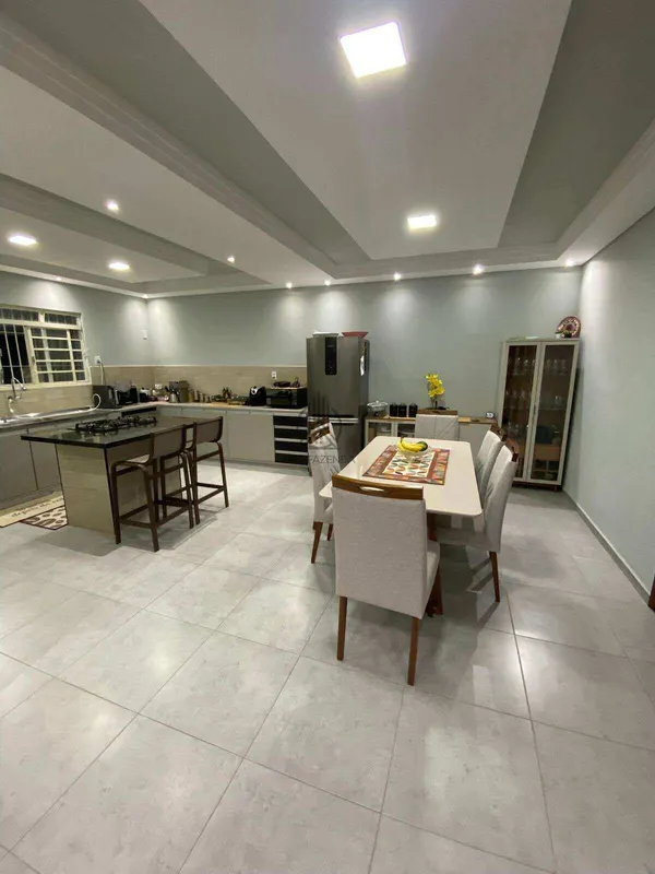 Casa à venda com 3 quartos, 220m² - Parque São Cristóvão,Taubaté