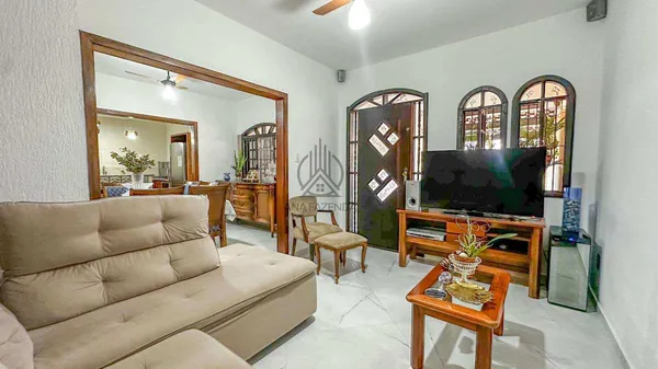 Casa à venda com 2 quartos, 198m² - Chácara Leal,Taubaté