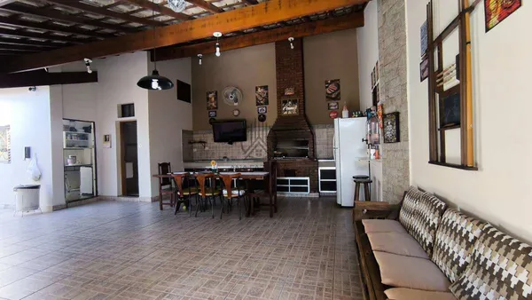 Casa à venda com 3 quartos, 200m² - Vila Aparecida,Taubaté