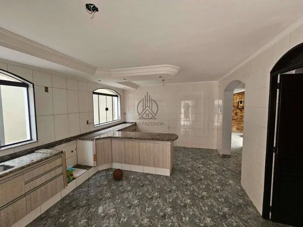Sobrado à venda com 5 quartos, 300m² - Parque Senhor do Bonfim,Taubaté