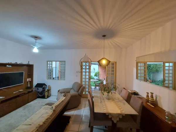 Sobrado em condomínio à venda com 3 quartos, 185m² - Parque São Cristóvão,Taubaté