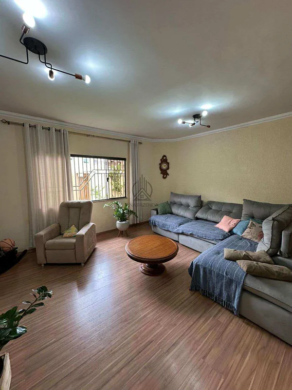 Casa à venda com 4 quartos, 220m² - Campos Elíseos,Taubaté