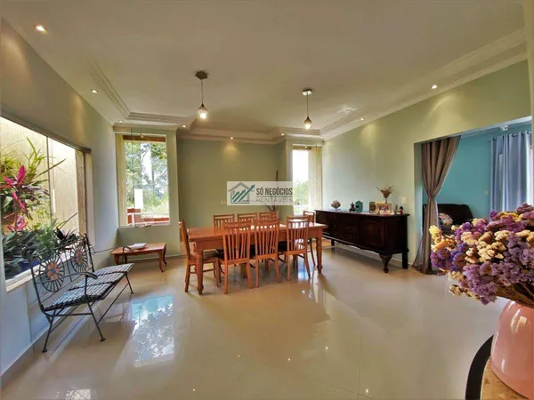 Casa à venda com 5 quartos, 445mm² - Vila Hortência,Cotia