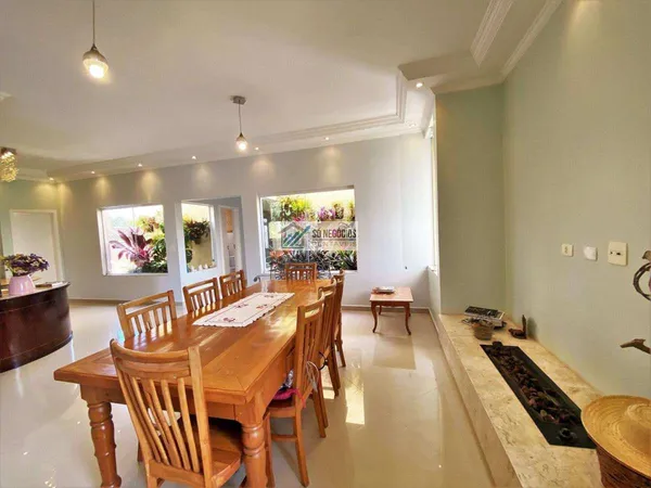 Casa à venda com 5 quartos, 445mm² - Vila Hortência,Cotia