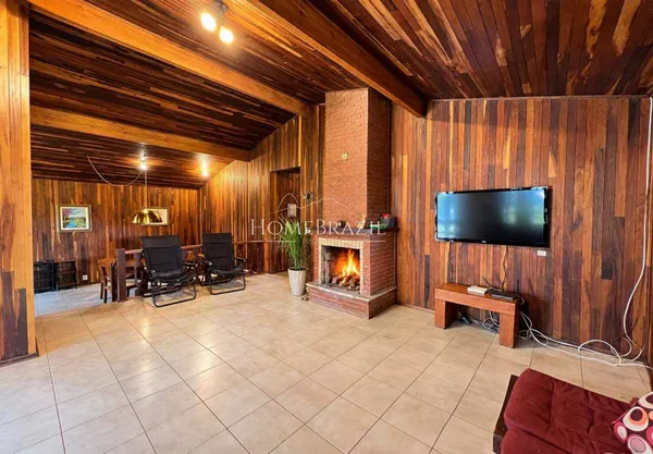 Casa à venda com 4 quartos, 305m² - ,