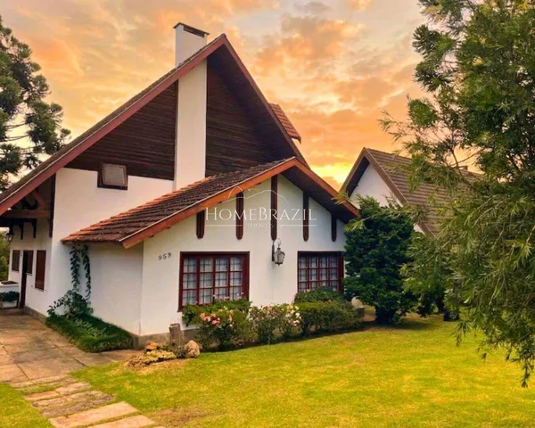 Casa à venda com 4 quartos, 276m² - ,