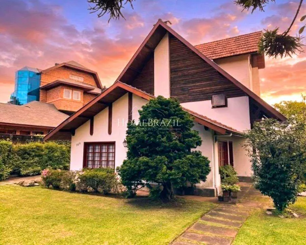 Casa à venda com 4 quartos, 276m² - ,