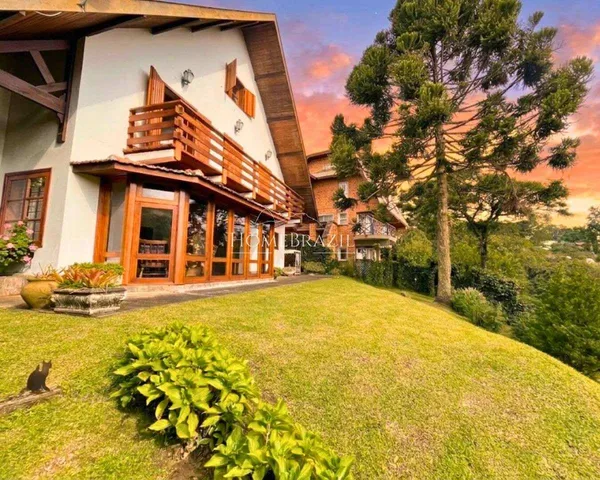 Casa à venda com 4 quartos, 276m² - ,
