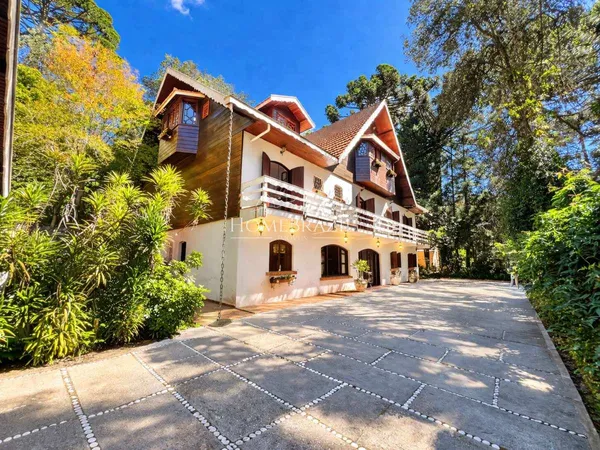 Casa à venda com 9 quartos, 890m² - ,