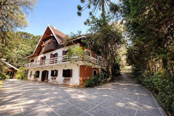 Casa à venda com 9 quartos, 890m² - ,