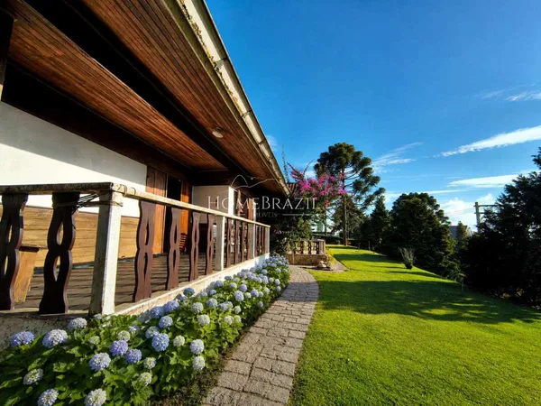 Casa à venda com 3 quartos, 220m² - ,