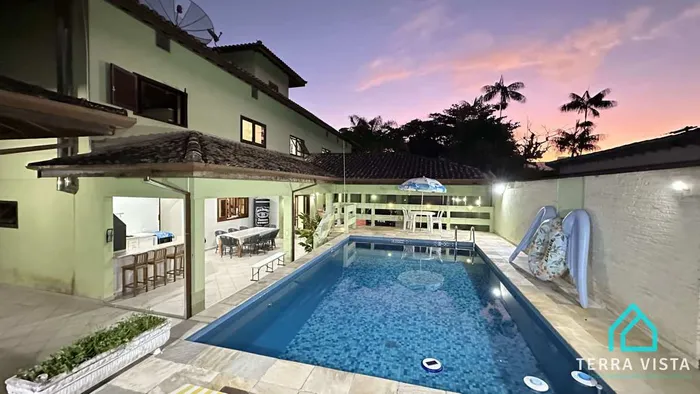 Casa a venda na Praia da Enseada com vista mar - Ubatuba SP