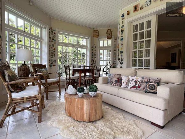 Casa de condomínio à venda com 6 quartos, 600m² - ,