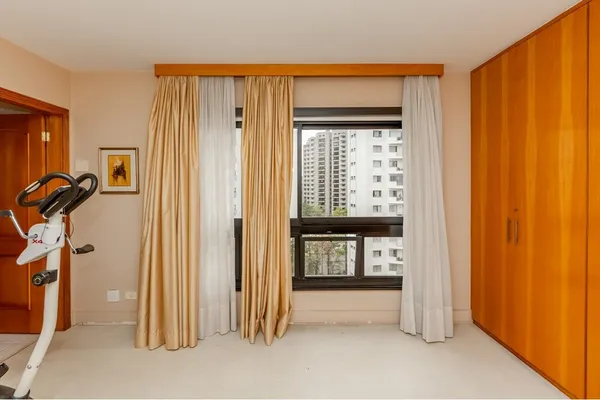 Apartamento à venda com 4 quartos, 247m² - Vila Suzana,São Paulo