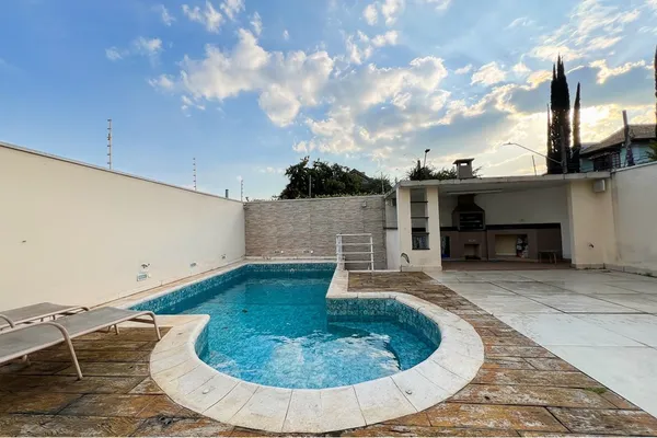 Casa à venda com 4 quartos, 405m² - Mirandópolis,São Paulo