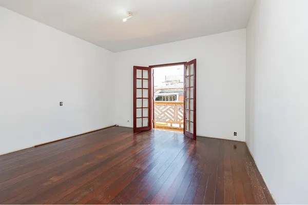 Casa à venda com 3 quartos, 213.77m² - Jardim Cliper,São Paulo
