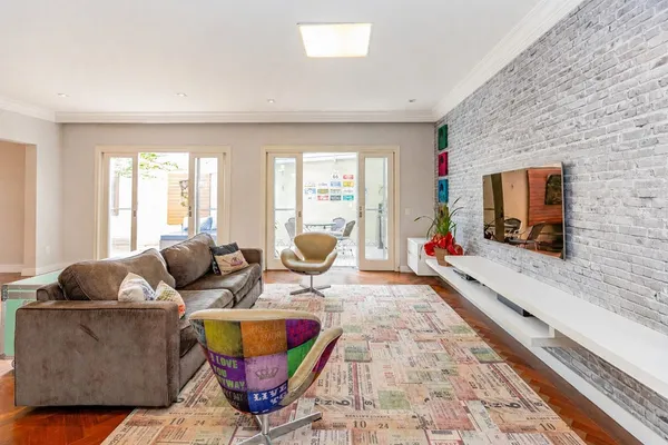 Casa de condomínio à venda com 4 quartos, 247m² - Jardim Cordeiro,São Paulo