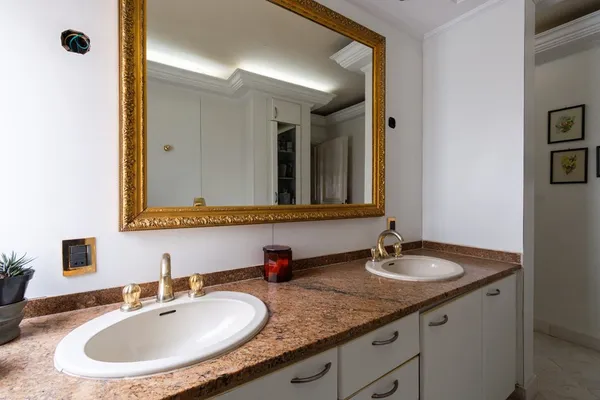 Apartamento à venda com 3 quartos, 182m² - Cerqueira César,São Paulo
