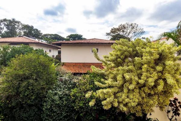 Casa à venda com 4 quartos, 329m² - Alto de Pinheiros,São Paulo