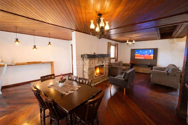 Casa à venda com 4 quartos, 230m² - ,