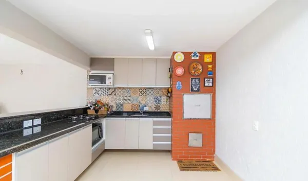 Sobrado à venda com 4 quartos, 179m² - AGUA VERDE,Curitiba