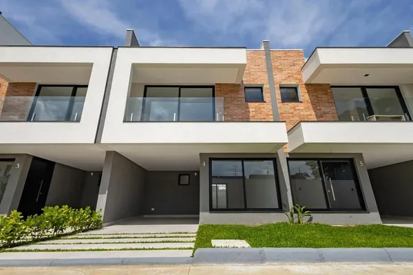 Sobrado à venda com 3 quartos, 134m² - SANTA FELICIDADE,Curitiba