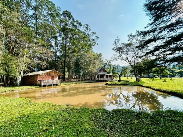 Chácara à venda com 4 quartos - Vale Direito,Dois Irmãos