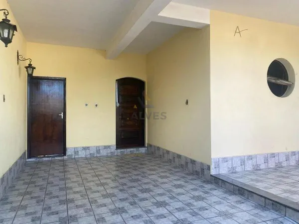 Casa à venda com 3 quartos, 220m² - ,
