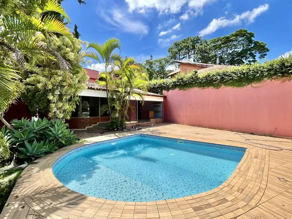 Casa à venda com 4 quartos, 409m² - Chácara São João,Carapicuíba
