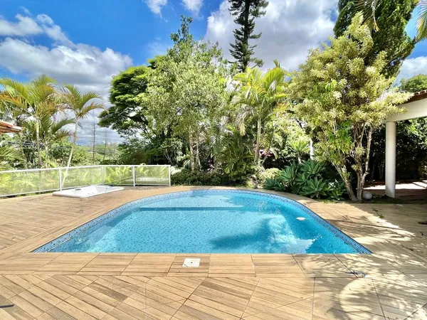 Casa à venda com 4 quartos, 409m² - Chácara São João,Carapicuíba